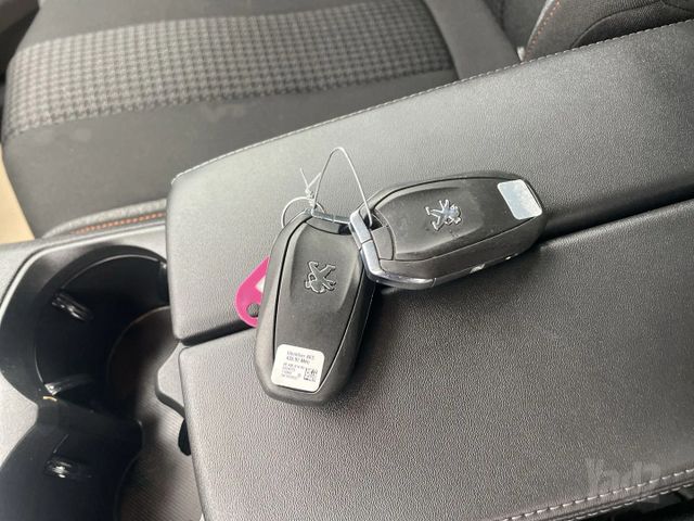 פיג'ו 3008