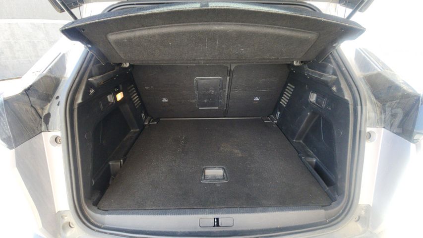 פיג'ו 3008