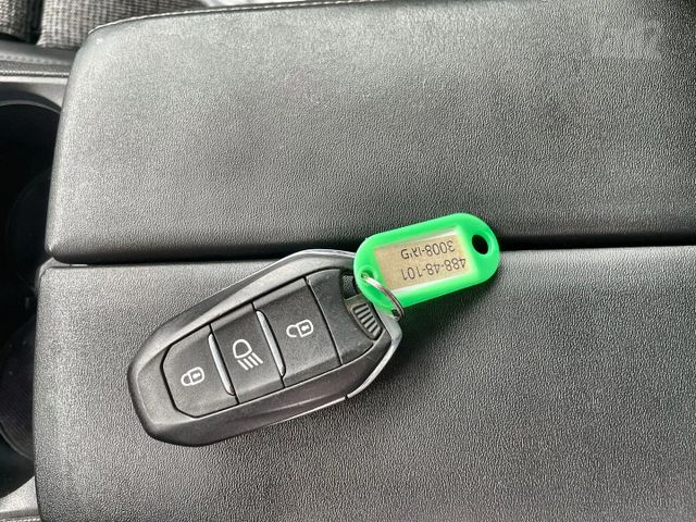 פיג'ו 3008