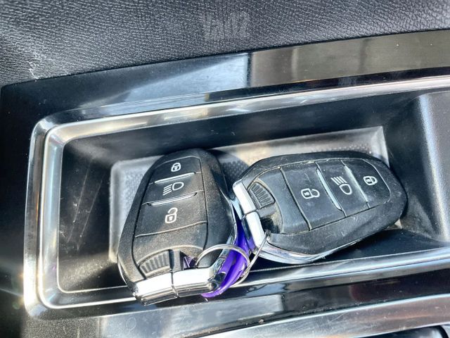פיג'ו 3008