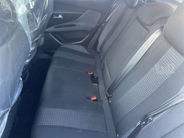פיג'ו 3008