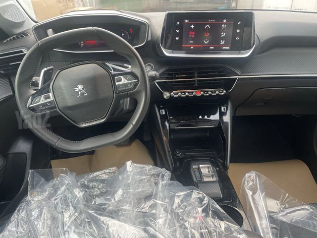 פיג'ו 208