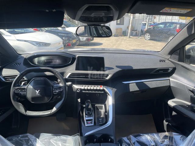 פיג'ו 3008