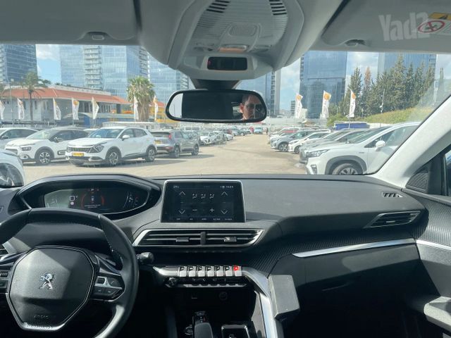 פיג'ו 3008