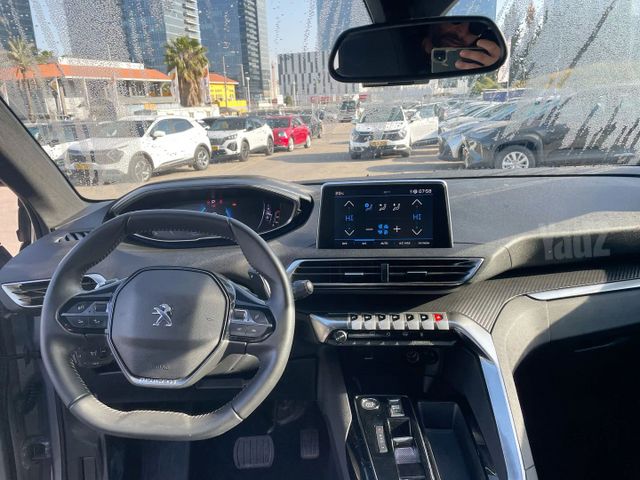 פיג'ו 5008