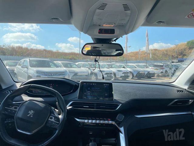 פיג'ו 3008