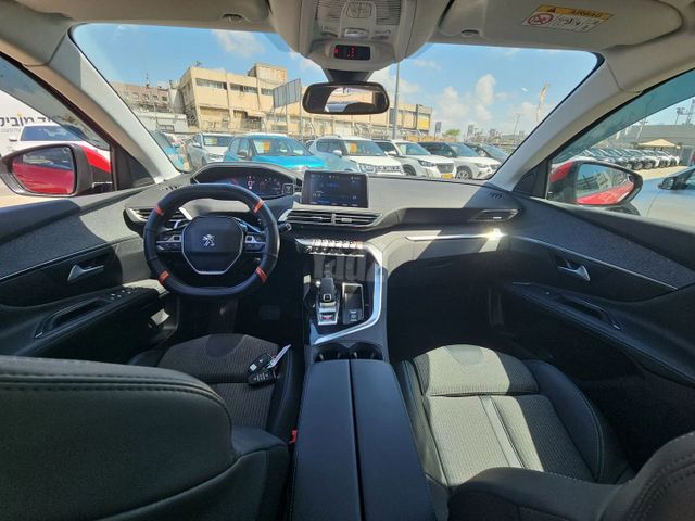 פיג'ו 3008