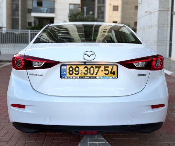 מאזדה 3