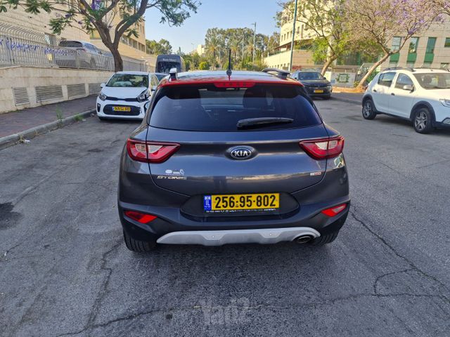 קיה סטוניק