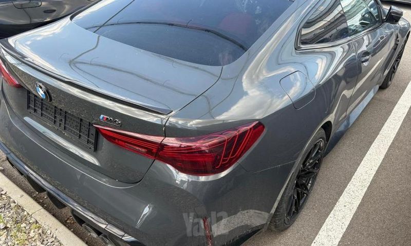 ב מ וו M4