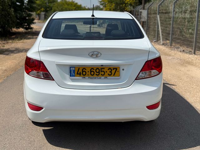 יונדאי אקסנט i25
