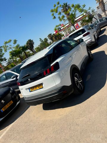 פיג'ו 3008