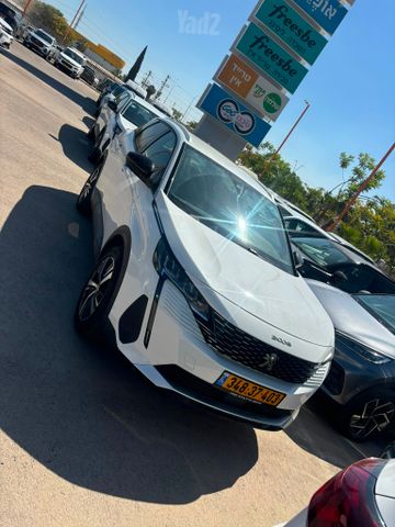 פיג'ו 3008