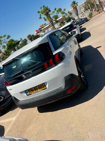 פיג'ו 5008