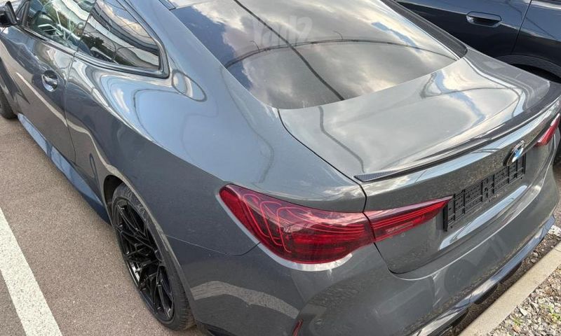 ב מ וו M4