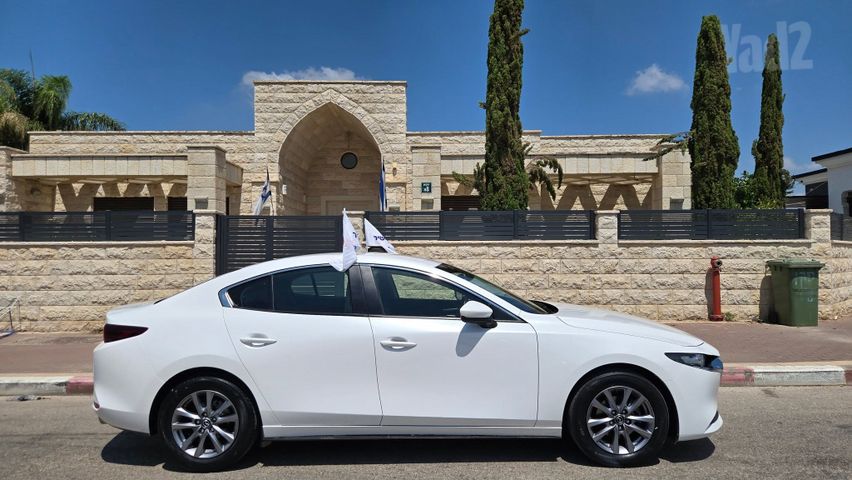מאזדה 3