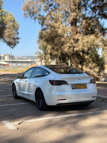 טסלה מודל 3