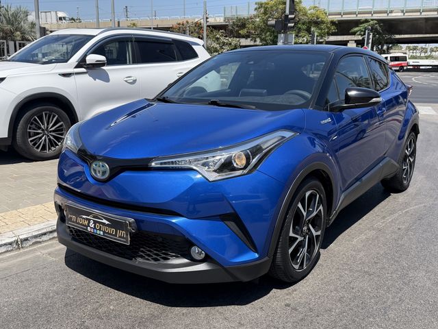 מודעת רכב טויוטה C-HR