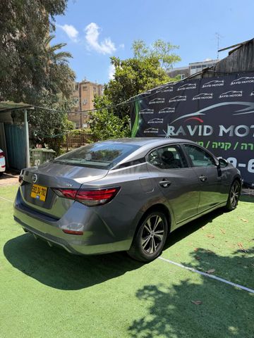 ניסאן סנטרה