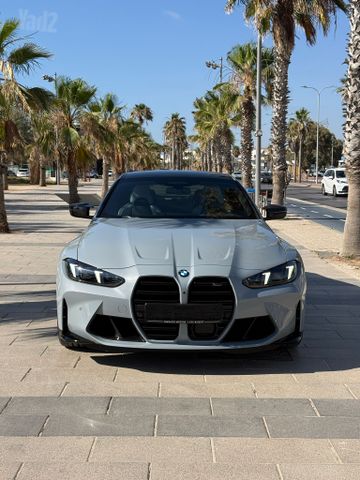 ב מ וו M4