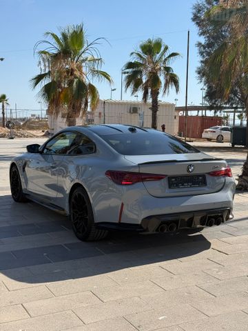ב מ וו M4