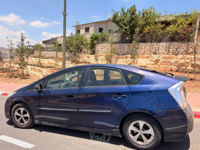 מודעת רכב טויוטה פריוס
