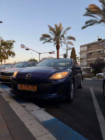 מודעת רכב מאזדה 3
