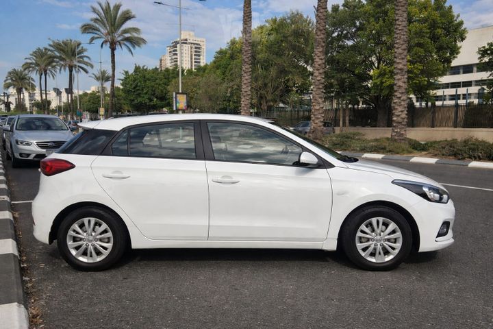 יונדאי i20