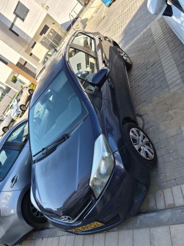 טויוטה יאריס