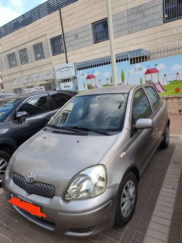 טויוטה יאריס