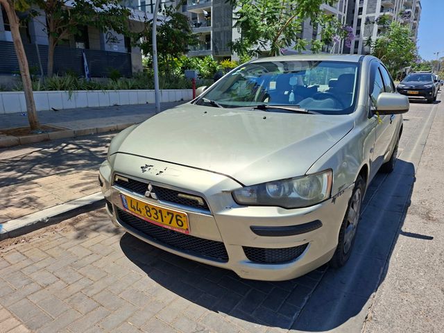 מיצובישי לנסר