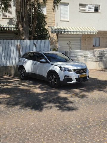 פיג'ו 3008