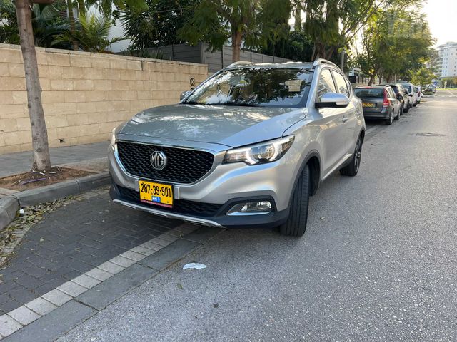 אם ג'י ZS