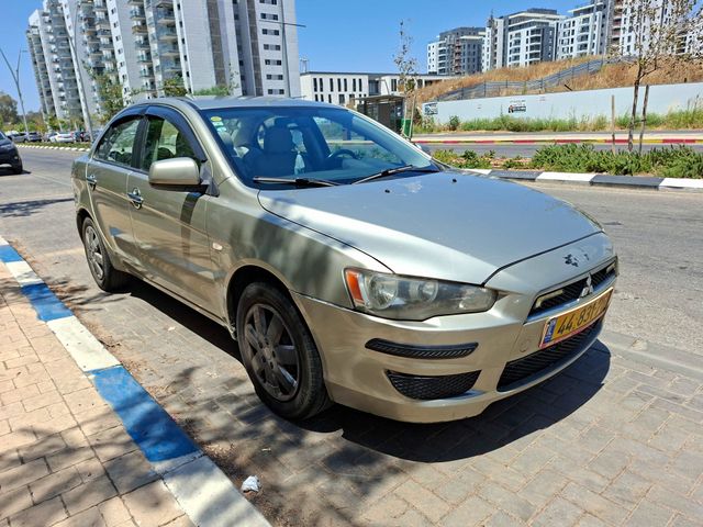 מיצובישי לנסר