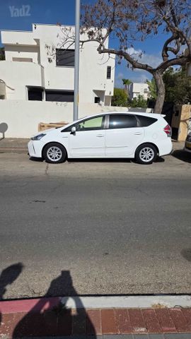 טויוטה פריוס פלוס