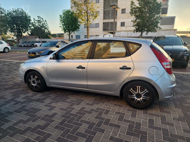 יונדאי i30