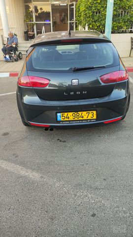 סיאט לאון