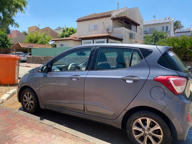 יונדאי i10