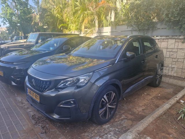 פיג'ו 3008