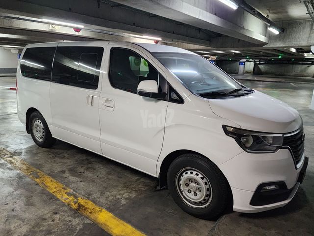 יונדאי H-1 / i800