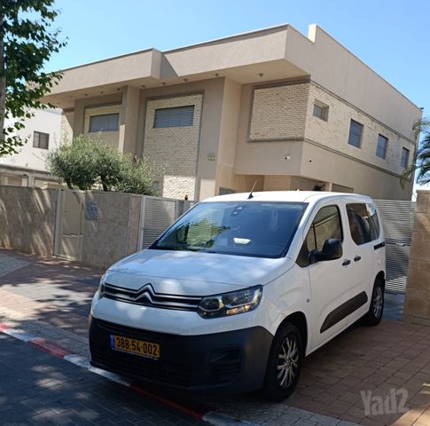 מודעת רכב סיטרואן ברלינגו