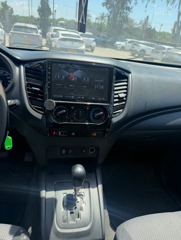 מיצובישי טרייטון / L200