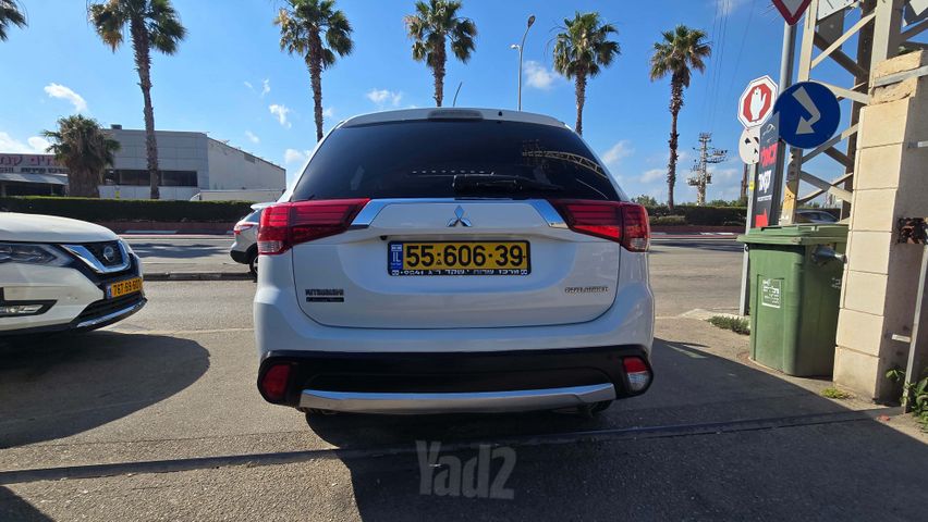 מיצובישי אאוטלנדר