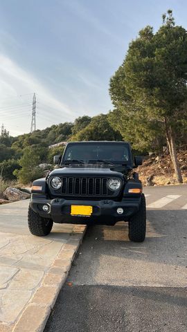 מודעת רכב ג'יפ רנגלר