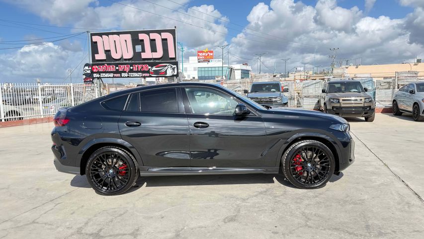 ב מ וו X6