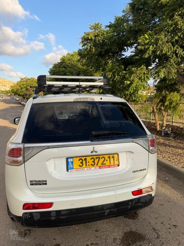 מיצובישי אאוטלנדר
