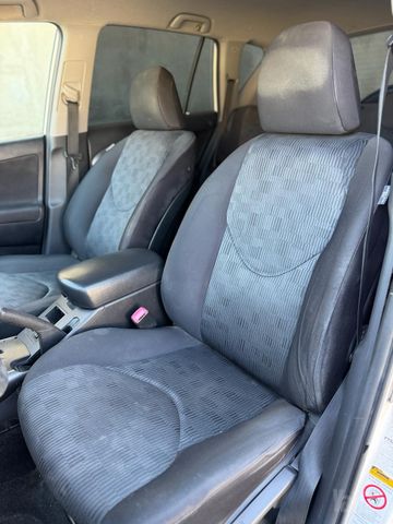 טויוטה RAV4
