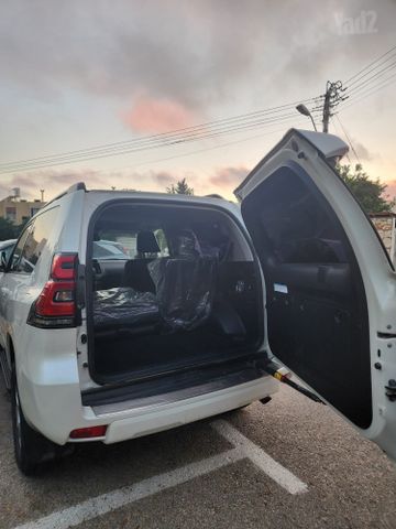 טויוטה לנד קרוזר