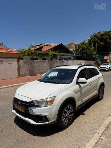 מודעת רכב מיצובישי ASX