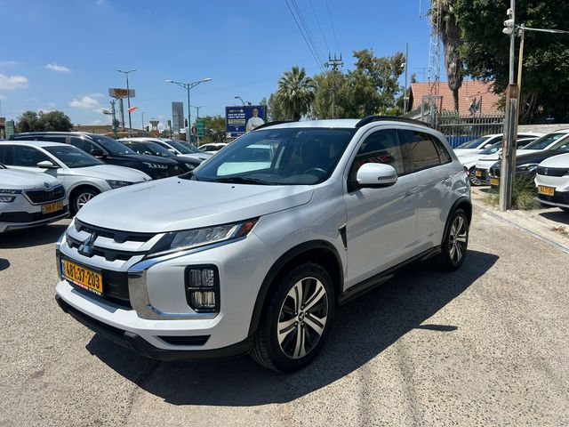 מודעת רכב מיצובישי ASX